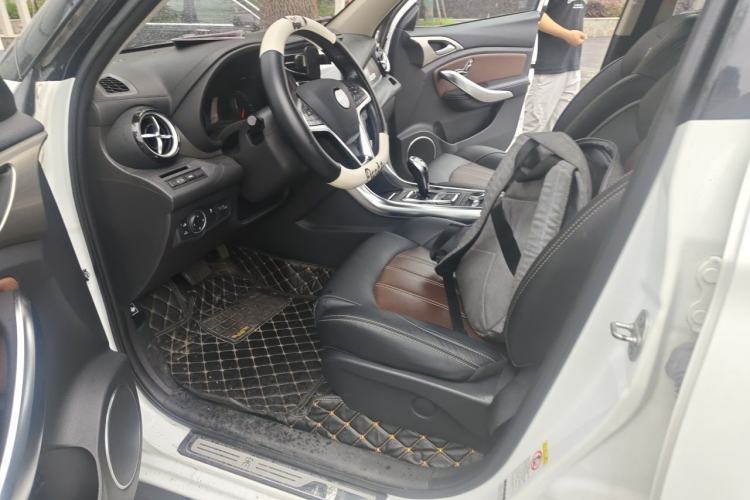 Used BYD Song New Energy 2017 Song DM 1.5TID All-Wheel Drive Luxury Model Left Front Seat