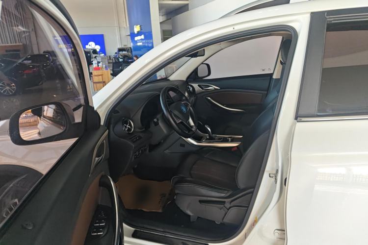 Used BYD Song New Energy 2017 Song DM 1.5TID All-Wheel Drive Luxury Model Left Front Seat