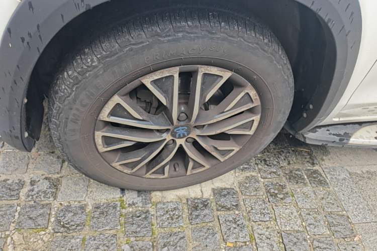 Used BYD Song New Energy 2017 Song DM 1.5TID All-Wheel Drive Luxury Model Left Front Wheel Hub