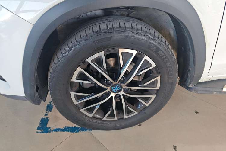 Used BYD Song New Energy 2017 Song DM 1.5TID All-Wheel Drive Luxury Model Left Front Wheel Hub