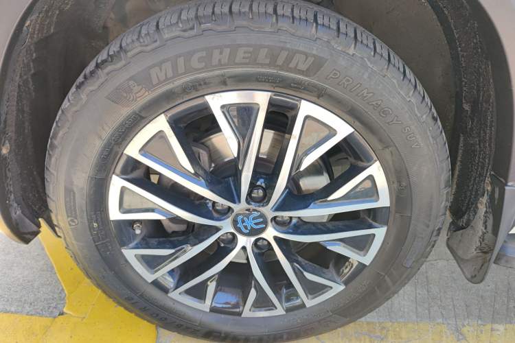 Used BYD Song New Energy 2017 Song DM 1.5TID All-Wheel Drive Luxury Model Left Front Wheel Hub