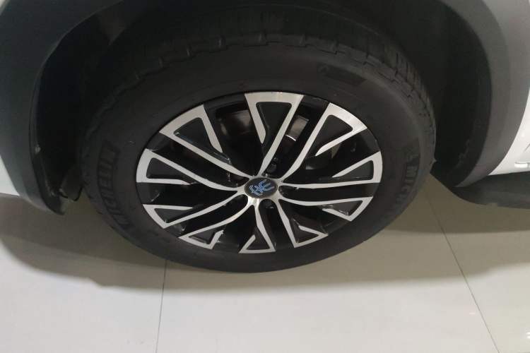 Used BYD Song New Energy 2017 Song DM 1.5TID All-Wheel Drive Luxury Model Left Front Wheel Hub