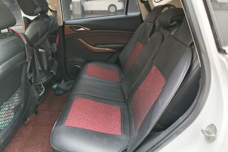 Used BYD Song New Energy 2017 Song DM 1.5TID All-Wheel Drive Prestige Model Left Rear Seat
