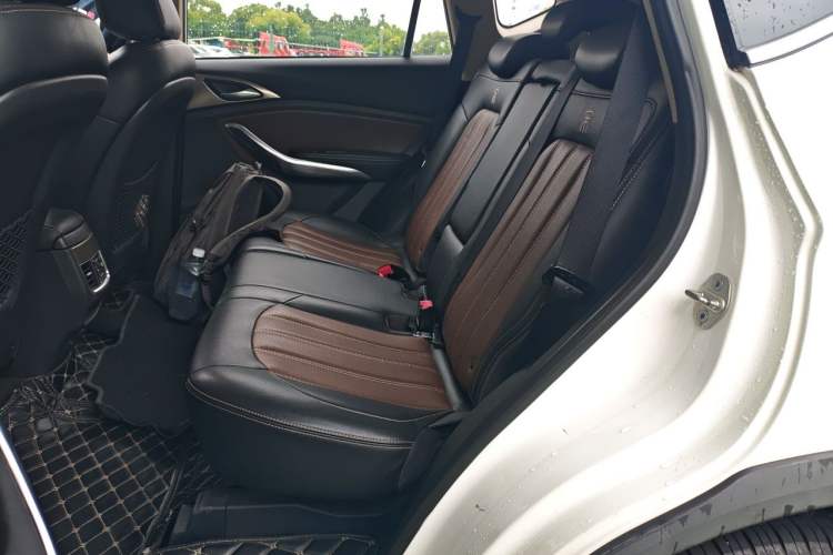 Used BYD Song New Energy 2017 Song DM 1.5TID All-Wheel Drive Prestige Model Left Rear Seat