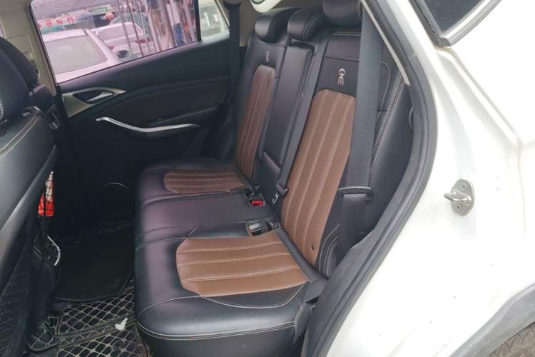 Used BYD Song New Energy 2017 Song DM 1.5TID All-Wheel Drive Luxury Model Left Rear Seat