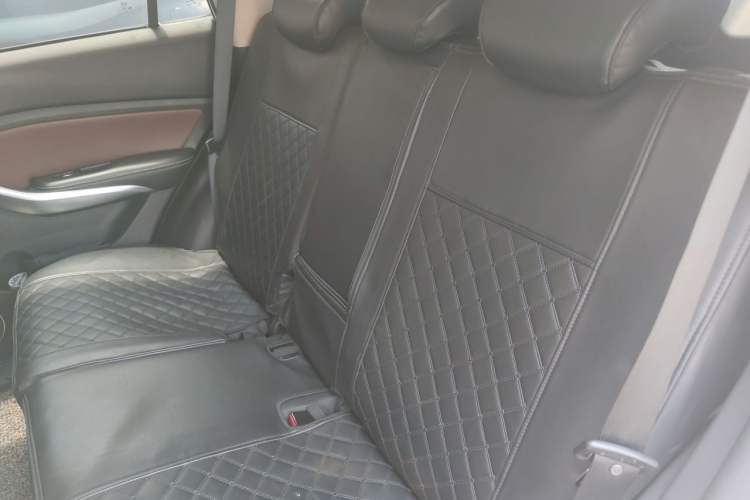 Used BYD Song New Energy 2017 Song DM 1.5TID All-Wheel Drive Prestige Model Left Rear Seat