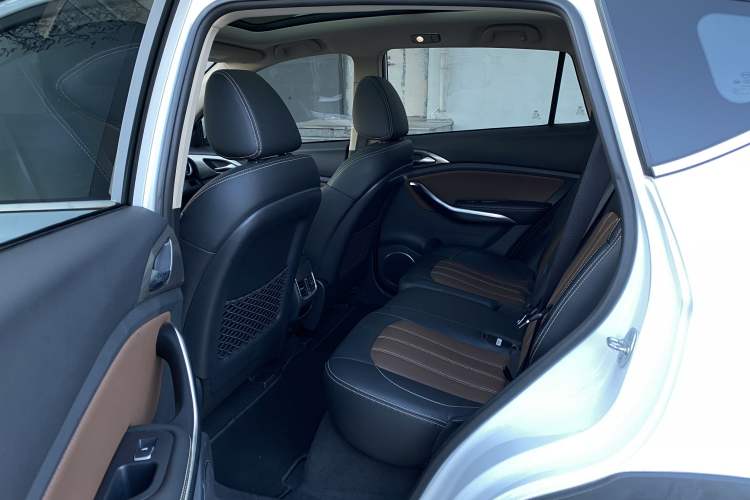 Used BYD Song New Energy 2017 Song EV300 Prestige Model Left Rear Seat