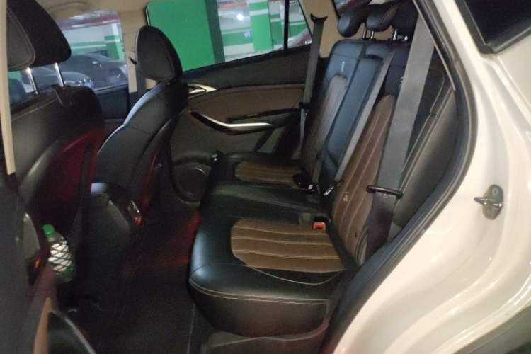 Used BYD Song New Energy 2017 Song DM 1.5TID All-Wheel Drive Luxury Model Left Rear Seat