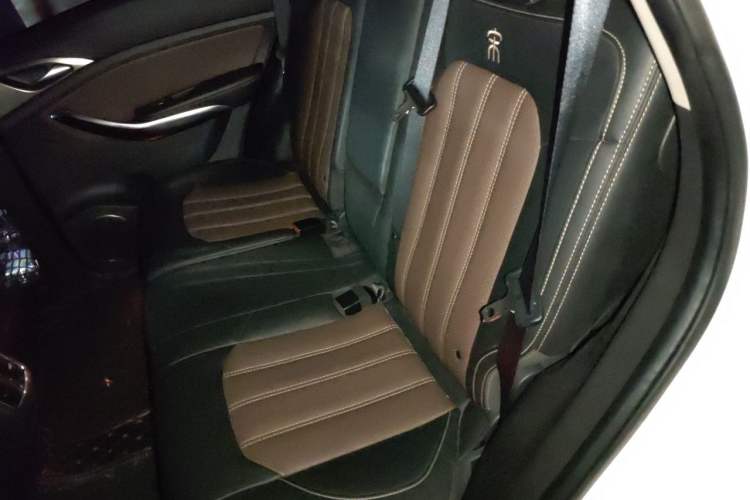 Used BYD Song New Energy 2017 Song DM 1.5TID All-Wheel Drive Luxury Model Left Rear Seat
