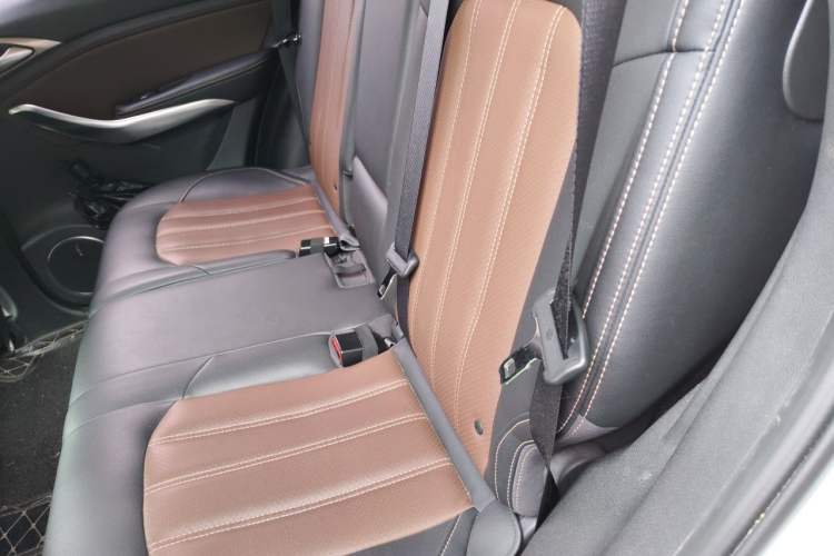 Used BYD Song New Energy 2017 Song DM 1.5TID All-Wheel Drive Luxury Model Left Rear Seat