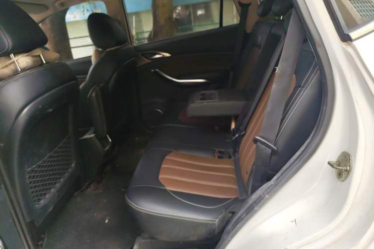 Used BYD Song New Energy 2017 Song DM 1.5TID All-Wheel Drive Luxury Model Left Rear Seat