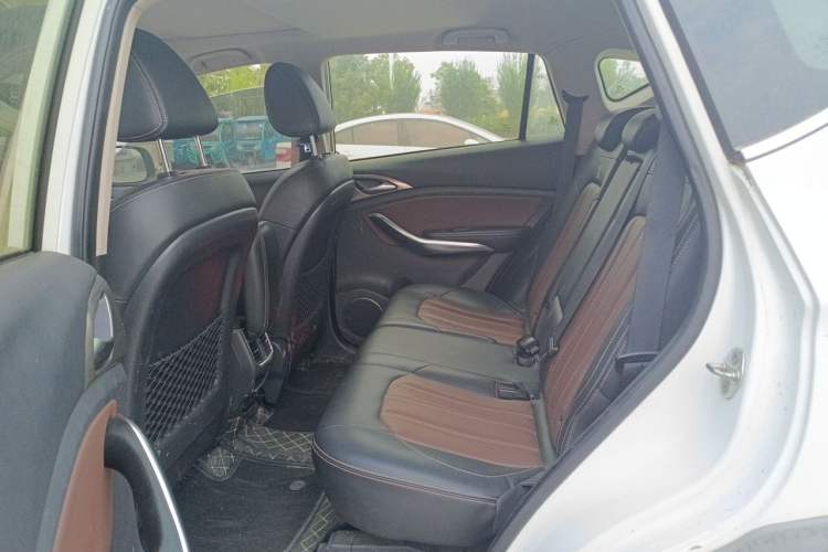 Used BYD Song New Energy 2017 Song DM 1.5TID All-Wheel Drive Luxury Model Left Rear Seat
