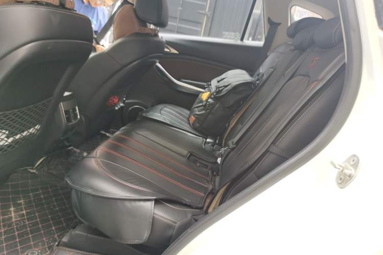 Used BYD Song New Energy 2017 Song DM 1.5TID All-Wheel Drive Luxury Model Left Rear Seat