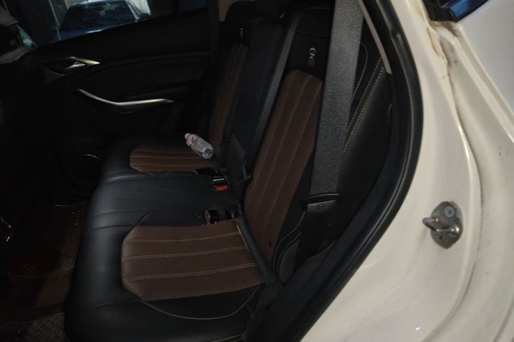 Used BYD Song New Energy 2017 Song DM 1.5TID All-Wheel Drive Prestige Model Left Rear Seat