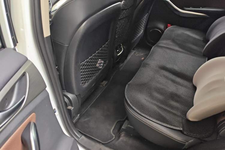 Used BYD Song New Energy 2017 Song DM 1.5TID All-Wheel Drive Luxury Model Left Rear Seat