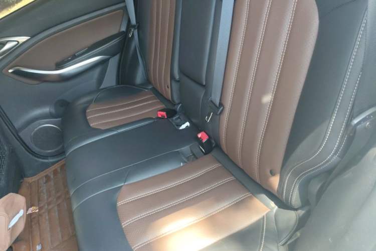 Used BYD Song New Energy 2017 Song DM 1.5TID All-Wheel Drive Luxury Model Left Rear Seat