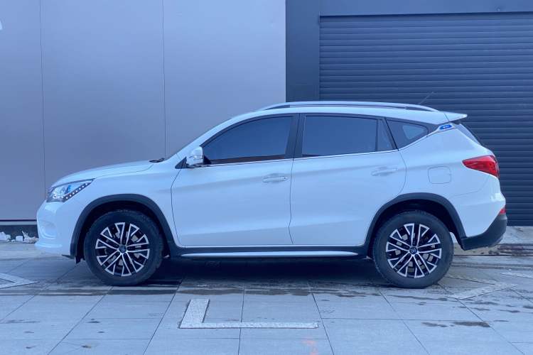 Used BYD Song New Energy 2017 Song EV300 Prestige Model Left Side