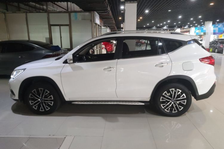 Used BYD Song New Energy 2017 Song DM 1.5TID All-Wheel Drive Luxury Model Left Side