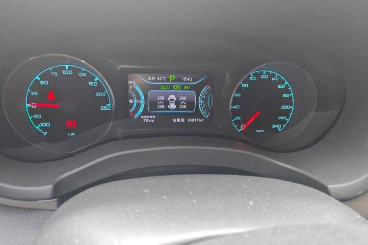 Used BYD Song New Energy 2017 Song DM 1.5TID All-Wheel Drive Prestige Model Odometer Close Up