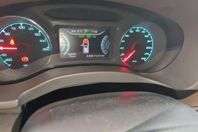 Used BYD Song New Energy 2017 Song DM 1.5TID All-Wheel Drive Luxury Model Odometer Close Up