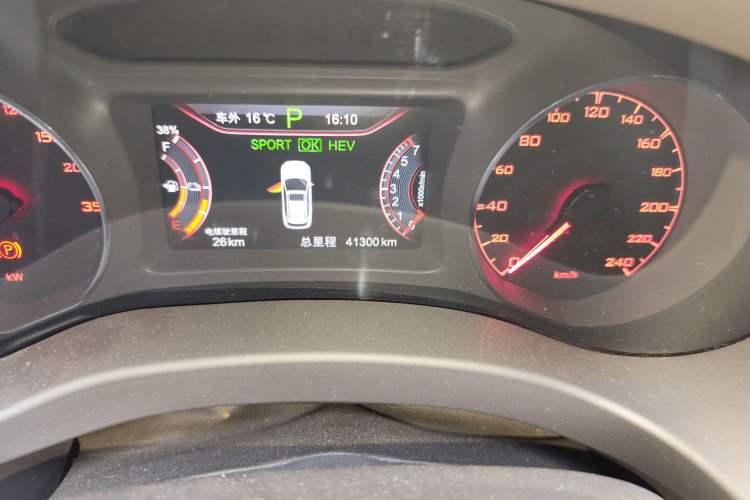 Used BYD Song New Energy 2017 Song DM 1.5TID All-Wheel Drive Luxury Model Odometer Close Up