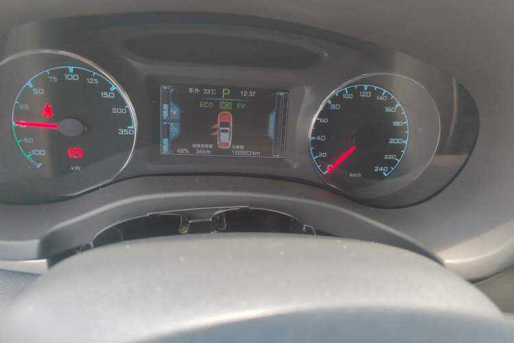 Used BYD Song New Energy 2017 Song DM 1.5TID All-Wheel Drive Prestige Model Odometer Close Up