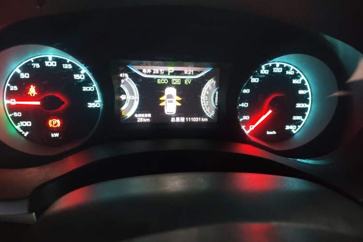 Used BYD Song New Energy 2017 Song DM 1.5TID All-Wheel Drive Prestige Model Odometer Close Up