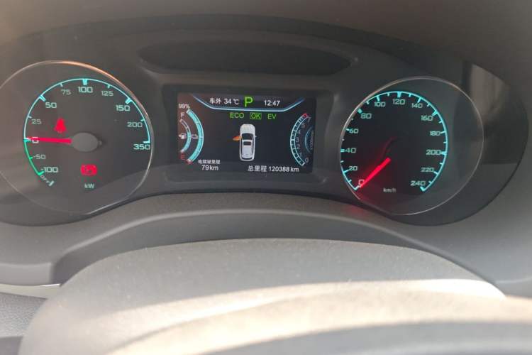 Used BYD Song New Energy 2017 Song DM 1.5TID All-Wheel Drive Prestige Model Odometer Close Up