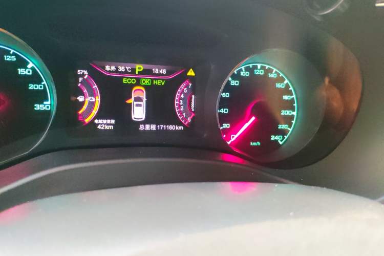 Used BYD Song New Energy 2017 Song DM 1.5TID All-Wheel Drive Luxury Model Odometer Close Up