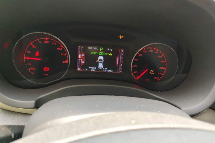 Used BYD Song New Energy 2017 Song DM 1.5TID All-Wheel Drive Luxury Model Odometer Close Up