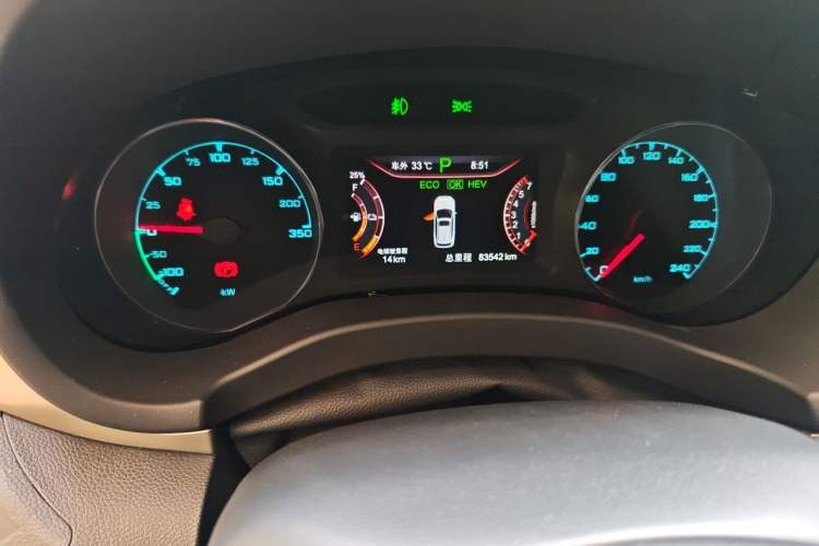 Used BYD Song New Energy 2017 Song DM 1.5TID All-Wheel Drive Luxury Model Odometer Close Up