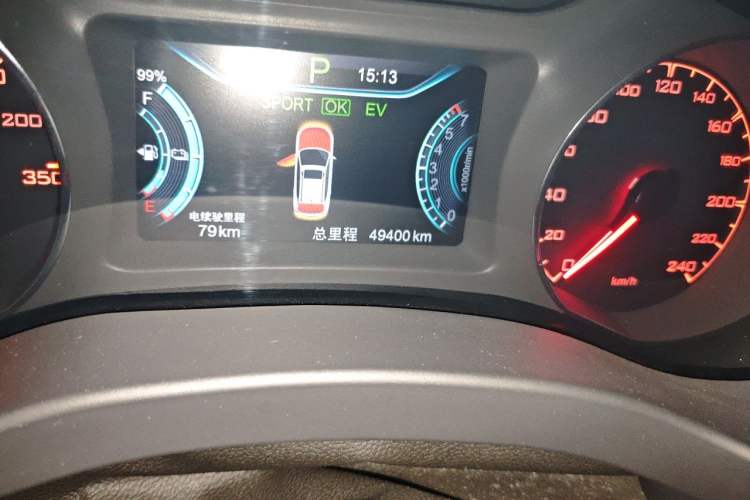 Used BYD Song New Energy 2017 Song DM 1.5TID All-Wheel Drive Luxury Model Odometer Close Up