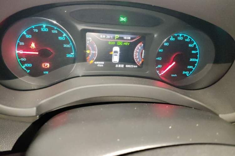 Used BYD Song New Energy 2017 Song DM 1.5TID All-Wheel Drive Luxury Model Odometer Close Up
