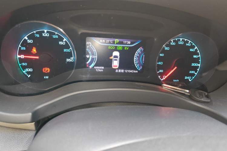 Used BYD Song New Energy 2017 Song DM 1.5TID All-Wheel Drive Luxury Model Odometer Close Up