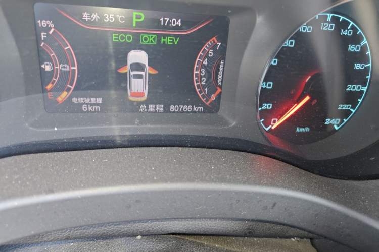 Used BYD Song New Energy 2017 Song DM 1.5TID All-Wheel Drive Luxury Model Odometer Close Up