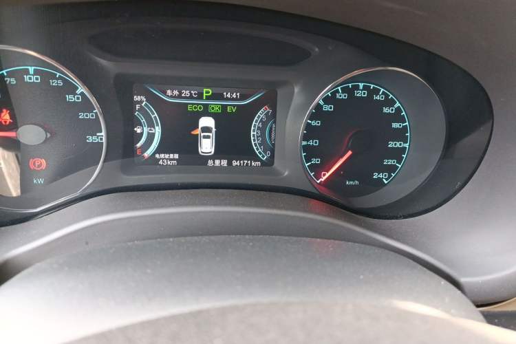 Used BYD Song New Energy 2017 Song DM 1.5TID All-Wheel Drive Prestige Model Odometer Close Up