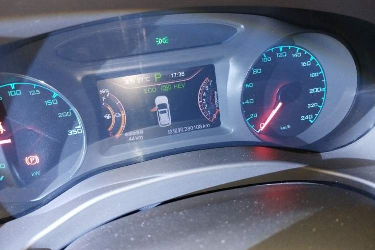 Used BYD Song New Energy 2017 Song DM 1.5TID All-Wheel Drive Prestige Model Odometer Close Up