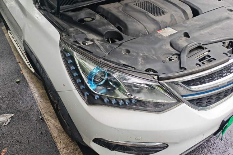 Used BYD Song New Energy 2017 Song DM 1.5TID All-Wheel Drive Luxury Model Right Front Headlight