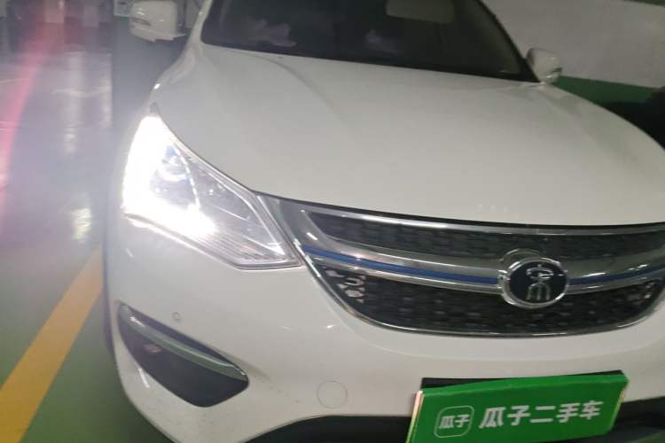 Used BYD Song New Energy 2017 Song DM 1.5TID All-Wheel Drive Luxury Model Right Front Headlight