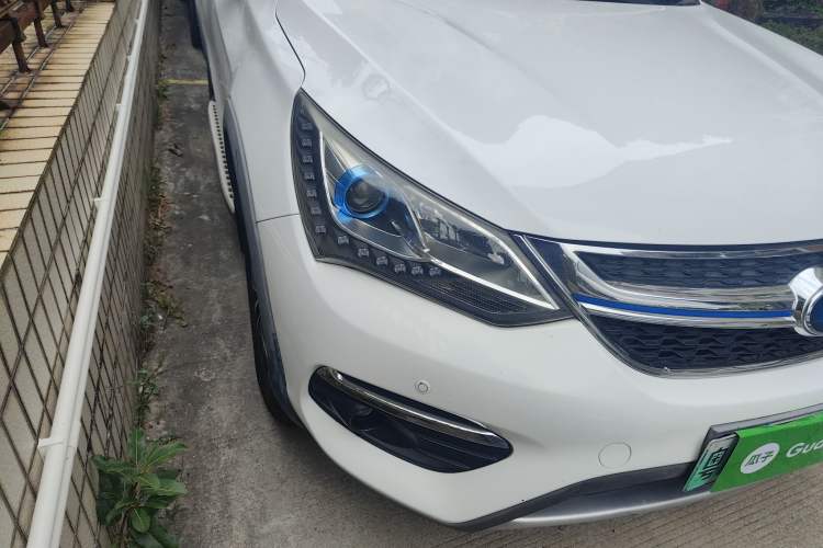 Used BYD Song New Energy 2017 Song DM 1.5TID All-Wheel Drive Luxury Model Right Front Headlight