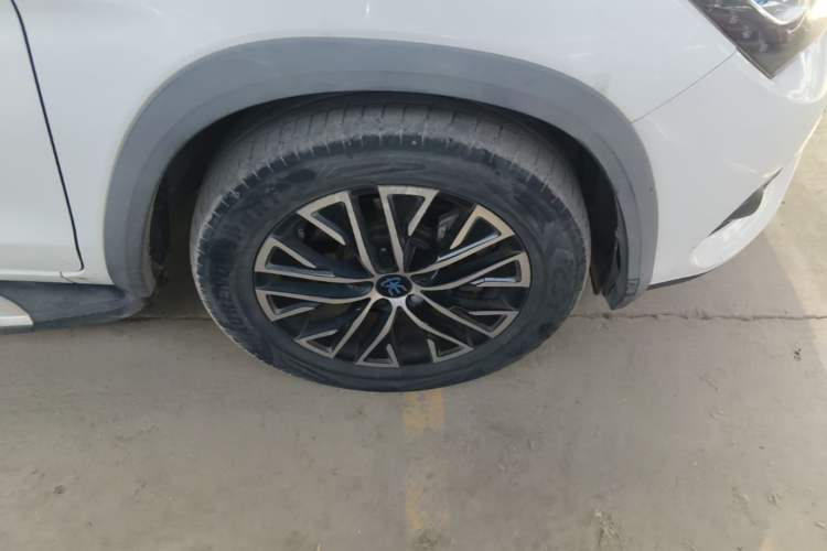 Used BYD Song New Energy 2017 Song DM 1.5TID All-Wheel Drive Prestige Model Right Front Wheel Hub