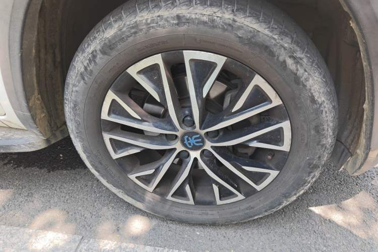 Used BYD Song New Energy 2017 Song DM 1.5TID All-Wheel Drive Prestige Model Right Front Wheel Hub