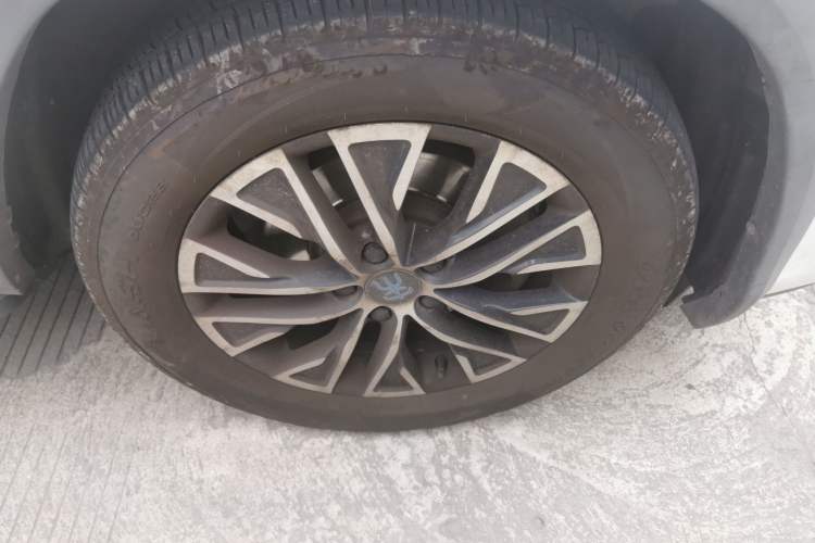 Used BYD Song New Energy 2017 Song DM 1.5TID All-Wheel Drive Prestige Model Right Front Wheel Hub