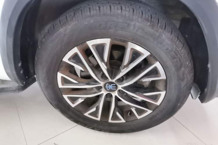 Used BYD Song New Energy 2017 Song DM 1.5TID All-Wheel Drive Prestige Model Right Front Wheel Hub