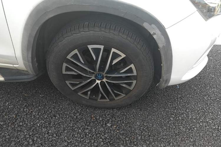 Used BYD Song New Energy 2017 Song DM 1.5TID All-Wheel Drive Prestige Model Right Front Wheel Hub
