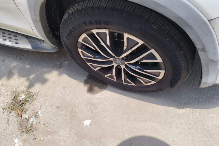 Used BYD Song New Energy 2017 Song DM 1.5TID All-Wheel Drive Prestige Model Right Front Wheel Hub