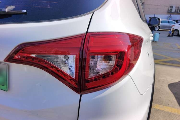 Used BYD Song New Energy 2017 Song DM 1.5TID All-Wheel Drive Luxury Model Right Rear Taillight
