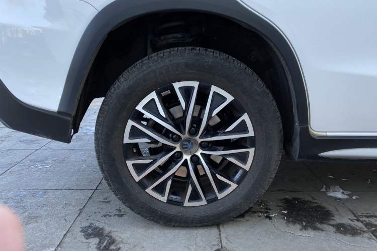 Used BYD Song New Energy 2017 Song EV300 Prestige Model Right Rear Wheel Hub