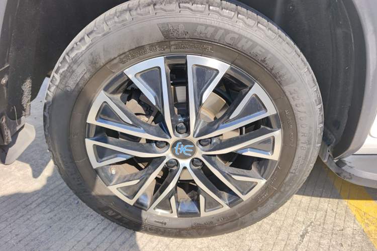 Used BYD Song New Energy 2017 Song DM 1.5TID All-Wheel Drive Luxury Model Right Rear Wheel Hub