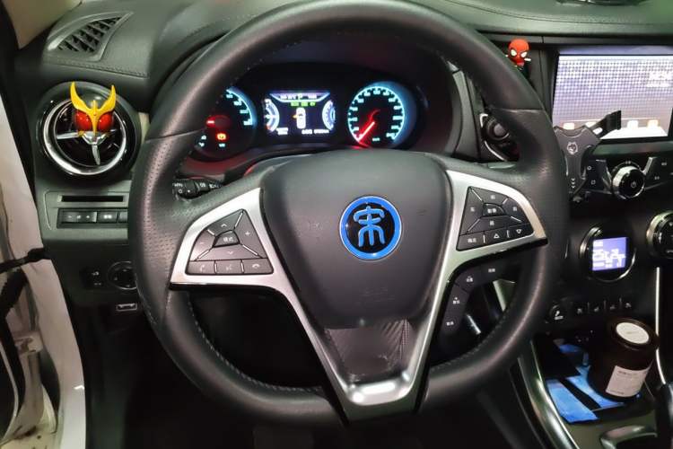Used BYD Song New Energy 2017 Song DM 1.5TID All-Wheel Drive Luxury Model Steering Wheel